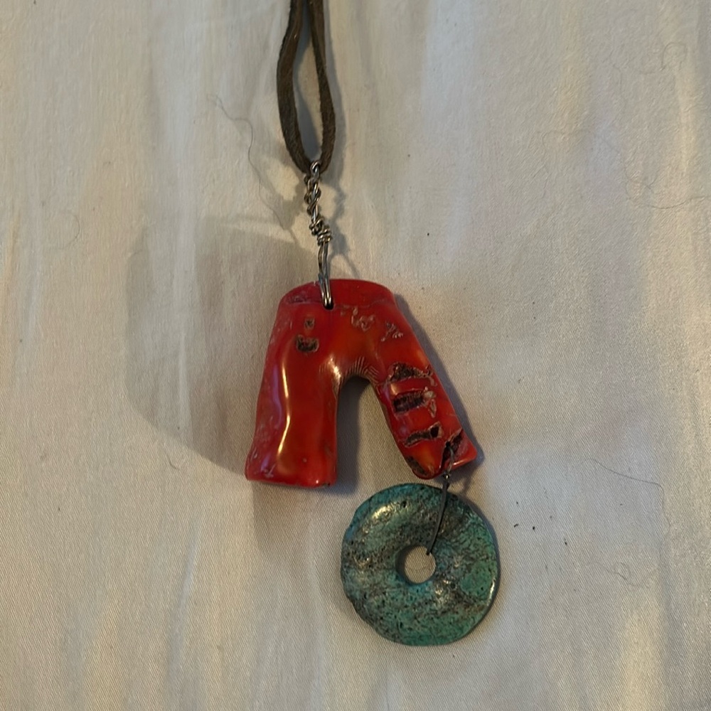 Leather necklace with coral and turquoise